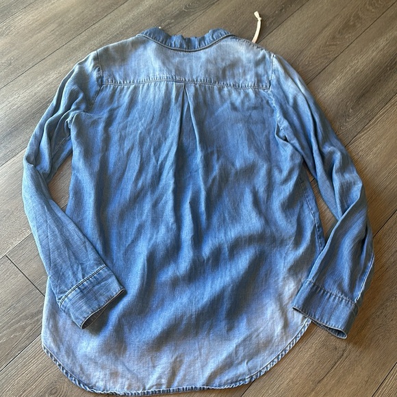 Anthropologie Cloth & Stone Chambray Top. - Picture 10 of 11